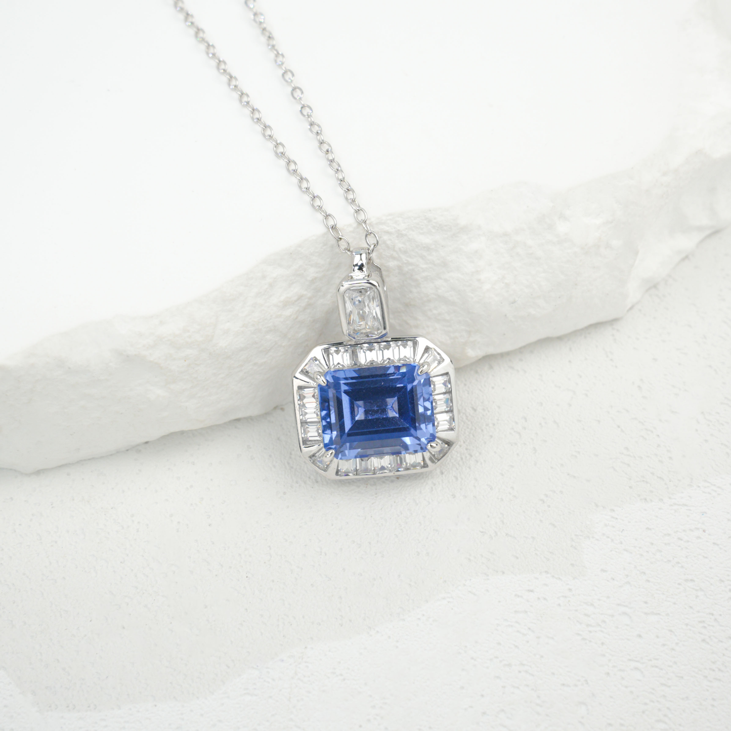 SAPPHIRE JEWELRY Sapphire diamond pendant